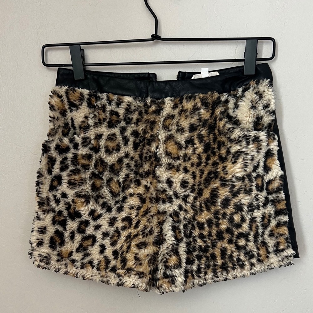 Hannah Banana Girls Leopard Faux Fur Black Faux Leather Shorts Size 10‎
